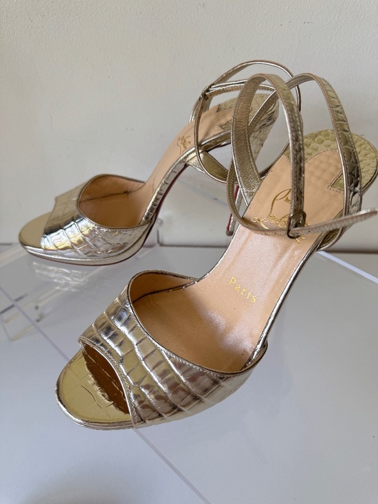 Christian Louboutin Gold Snakeskin Heel Sandals in size 38 offer a peep toe desi - Picture 14 of 15